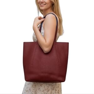 Oscar de la Renta Saffino Leather Tote Bag Like New